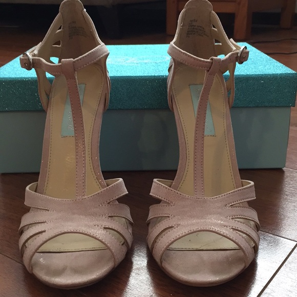 Blue by Betsey Johnson t-strap heels - Picture 2 of 6